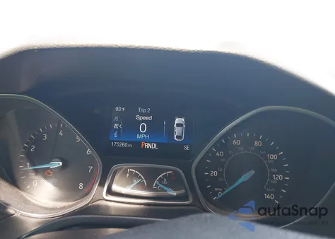 2017 Ford Focus Se z USA, uszkodzony, nr VIN 1FADP3K28HL225327